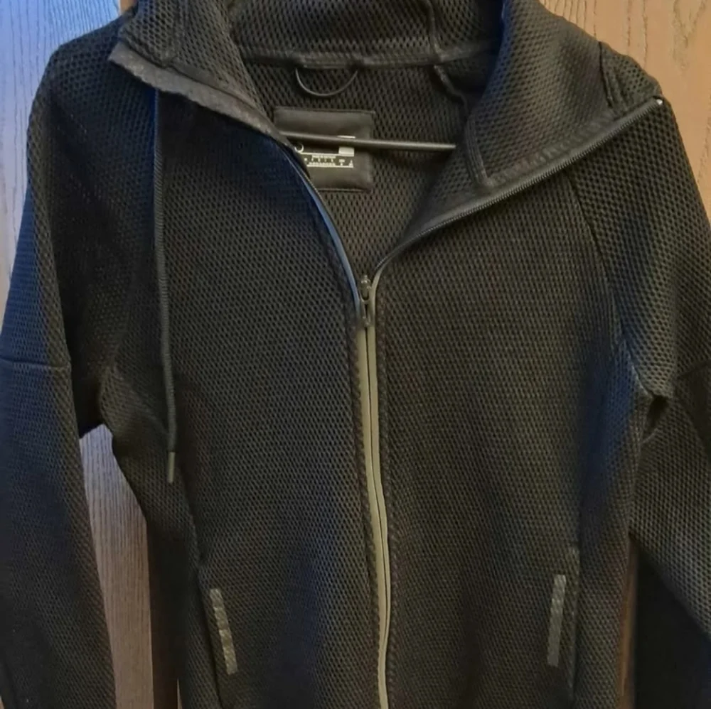 Size Small Adidas Mesh Sweatshirt - Picture 1 of 3